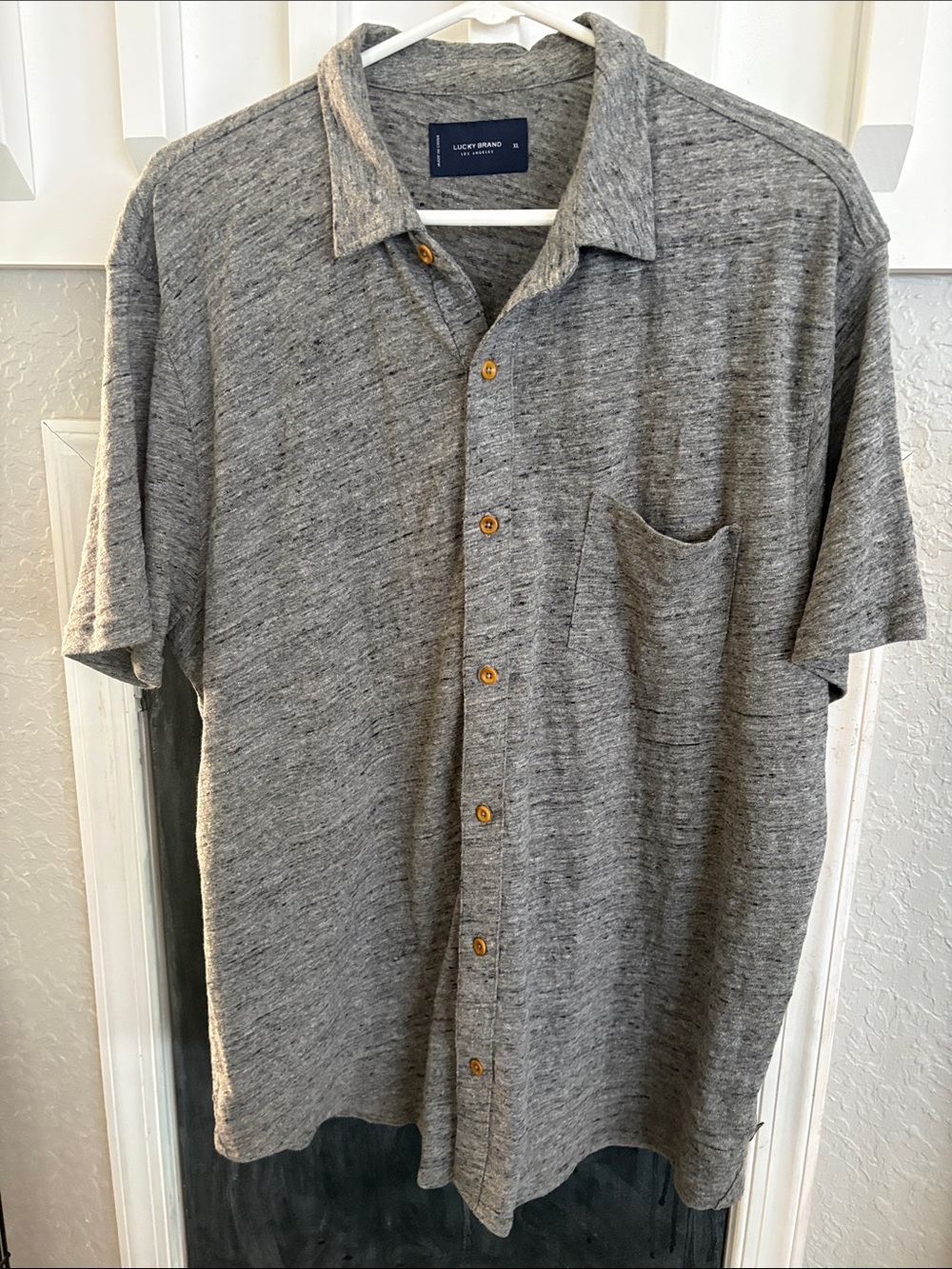 Lucky Brand Men's Heather Gray Short-Sleeve Button-Down Shirt